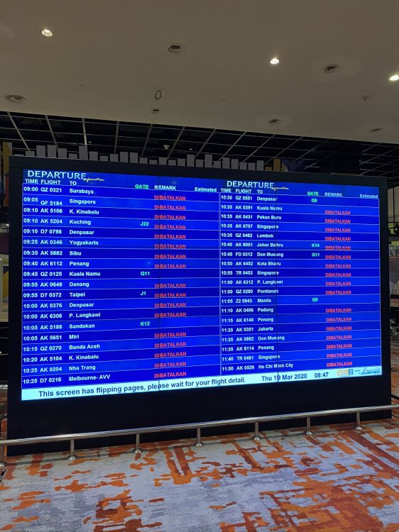 Aeropuerto, COVID-19, Aeropuerto de Suvarnabhumi, Luz, Dispositivo Electrónico. Wallpaper in 1536x2048 Resolution