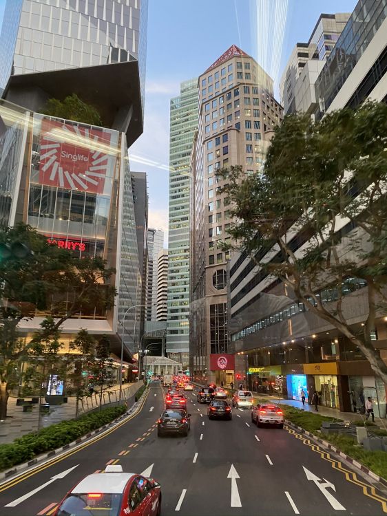 Roi, Route, Tour de Bloc, Zone Urbaine, Infrastructure. Wallpaper in 1536x2048 Resolution