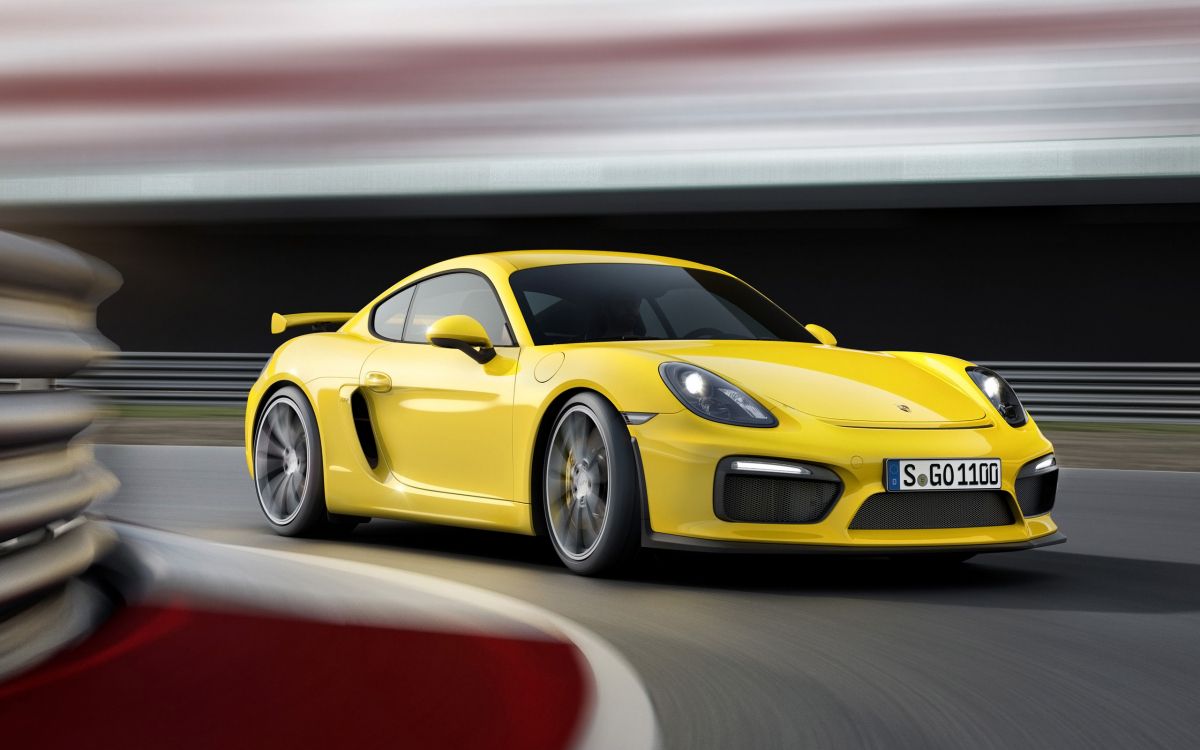 Porsche 911 Amarillo en la Carretera. Wallpaper in 2560x1600 Resolution