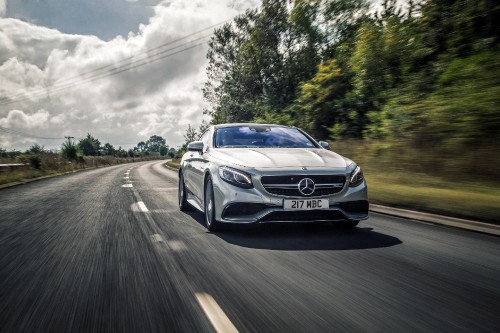 Image blue mercedes benz coupe on road during daytime