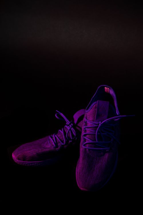 Chaussures de Sport Nike Violet et Noir. Wallpaper in 4480x6720 Resolution