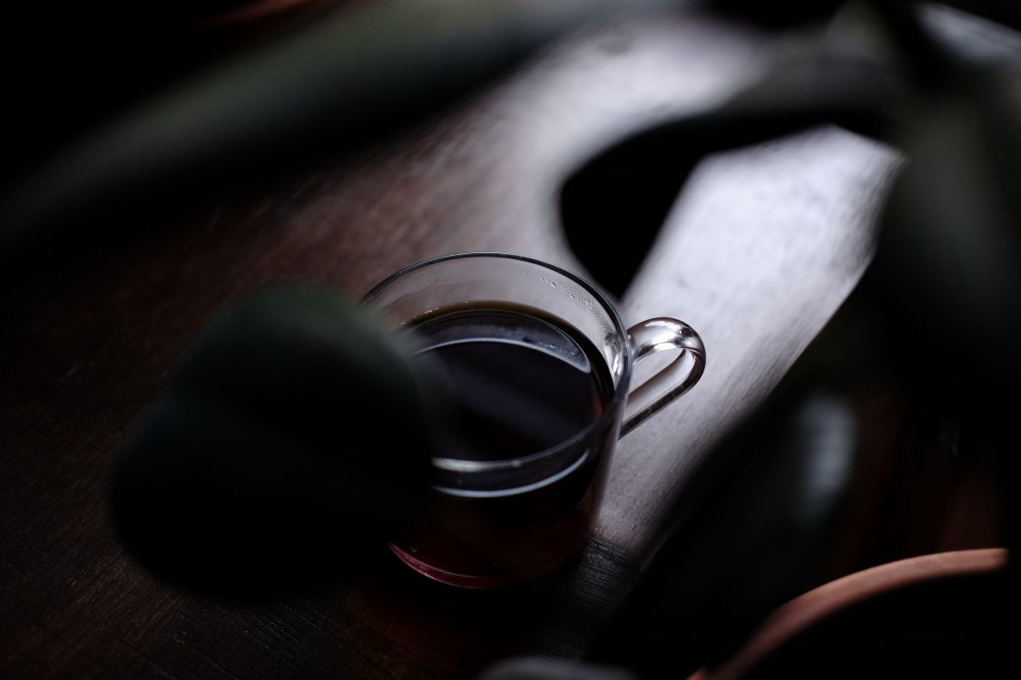 Mug en Verre Transparent Avec Liquide Marron à L'intérieur. Wallpaper in 4896x3264 Resolution