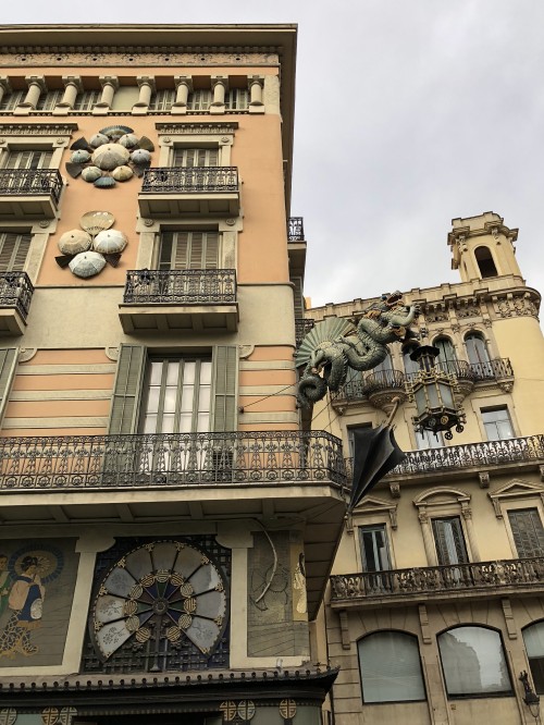 Image casa bruno quadros, Casa Batll, facade, architecture, classical architecture