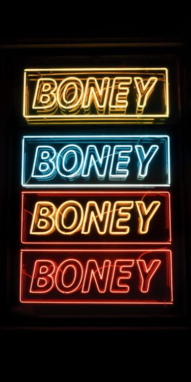 Disneyland Resort, Tierra de Autos, Parque Disneyland, el Cartel Electrónico, Gas. Wallpaper in 768x1536 Resolution