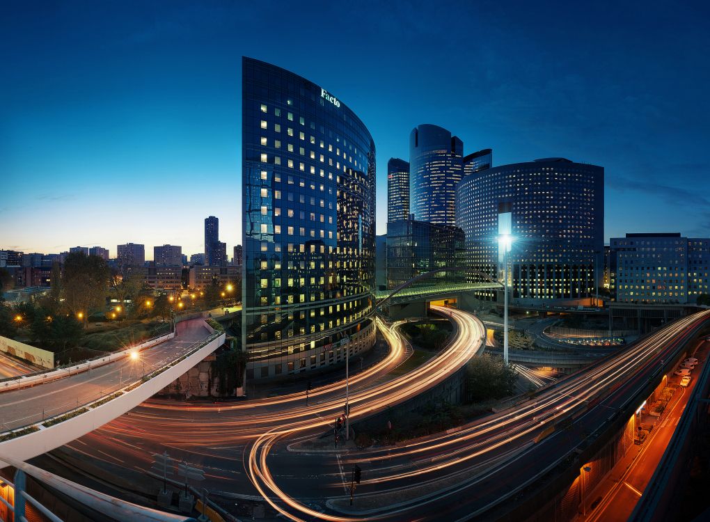 Fotografía de Lapso de Tiempo de la Ciudad Durante la Noche.. Wallpaper in 2040x1500 Resolution