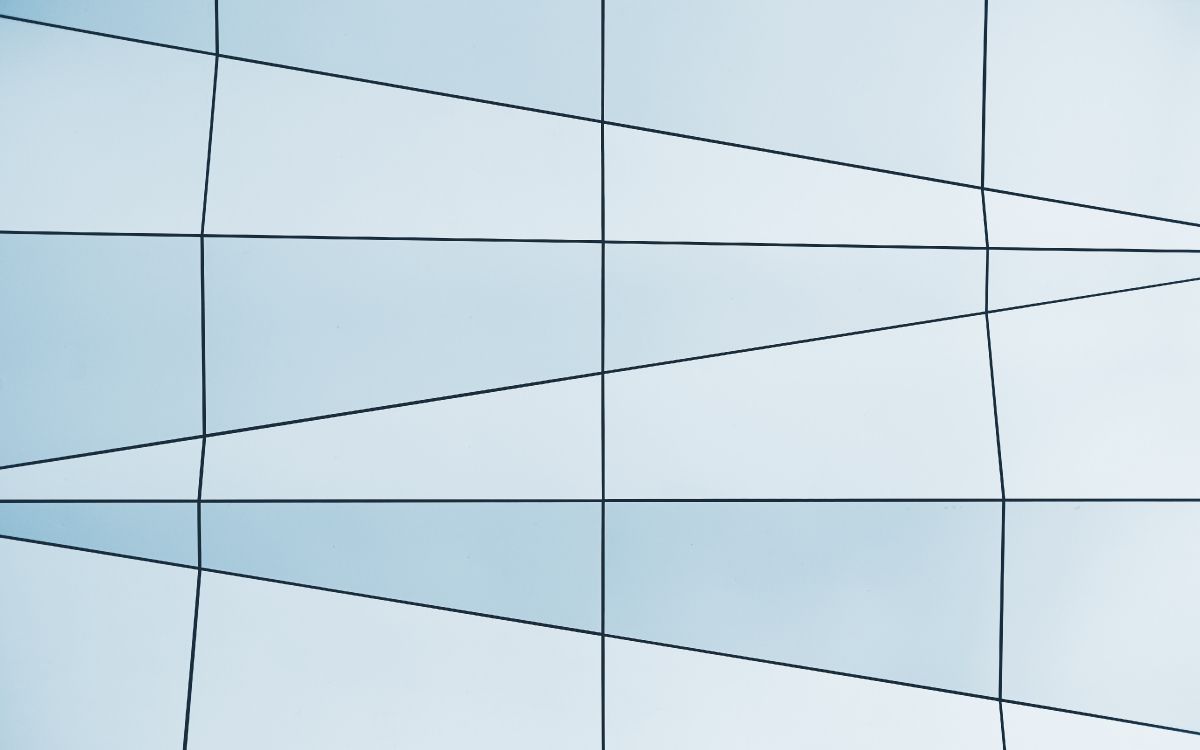 Cable Eléctrico Negro Bajo un Cielo Azul Durante el Día. Wallpaper in 4977x3110 Resolution