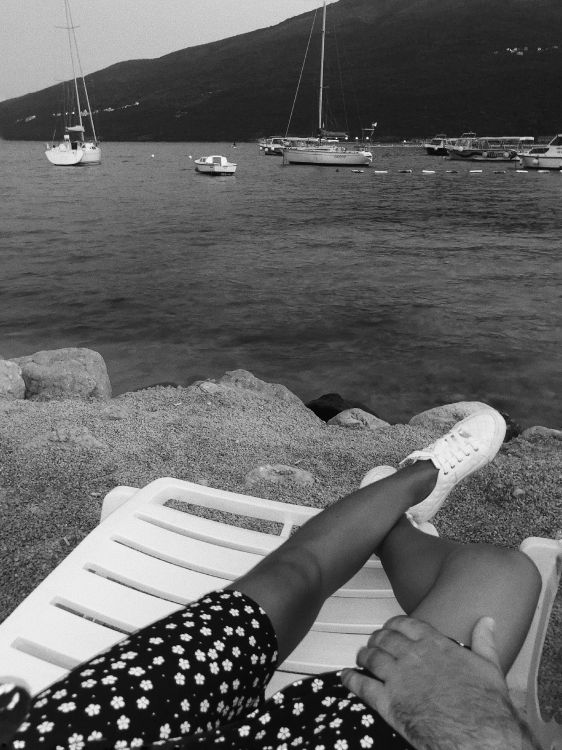 Noir et Blanc, Leica m Monochrome, Leica M-system, Corps de L'eau, L'homme. Wallpaper in 3024x4032 Resolution