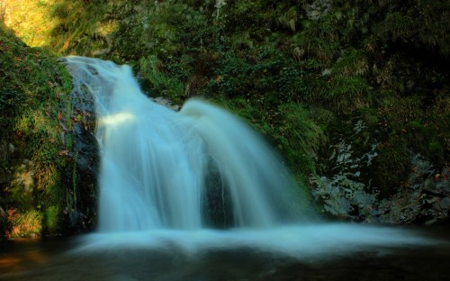 Image time lapse photography of waterfalls