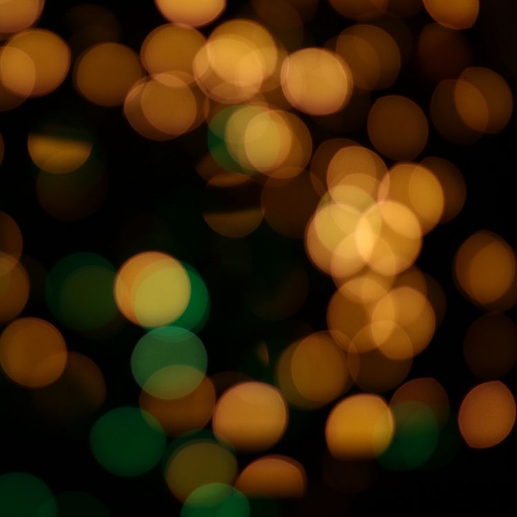 Gelbe Und Grüne Bokeh-Lichter. Wallpaper in 3415x3415 Resolution