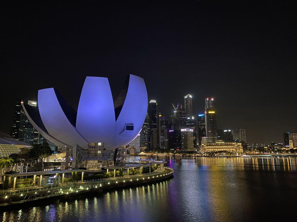 Singapour, Réflexion, Gratte-ciel, Eau, Nuit. Wallpaper in 2048x1536 Resolution