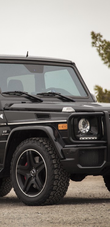 Image black jeep wrangler on road during daytime