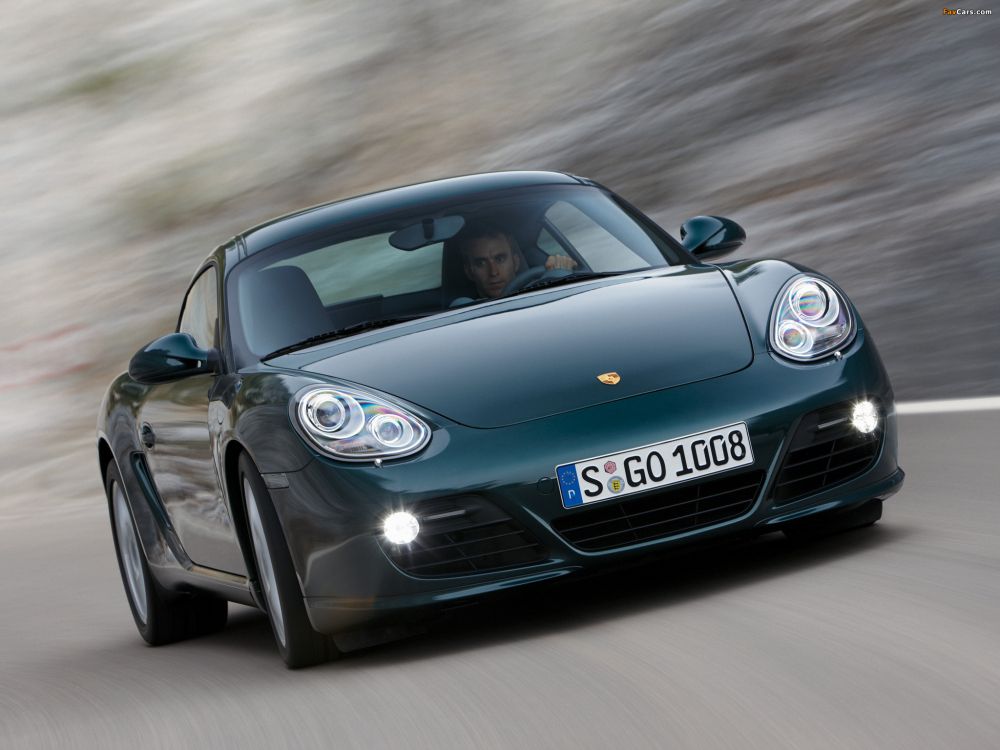 black porsche 911 on road