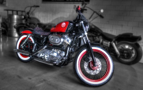 Image red and black cruiser motorcycle