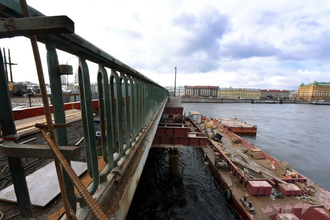 Muelle de Madera Marrón y Blanco en el Cuerpo de Agua Durante el Día. Wallpaper in 2650x1768 Resolution