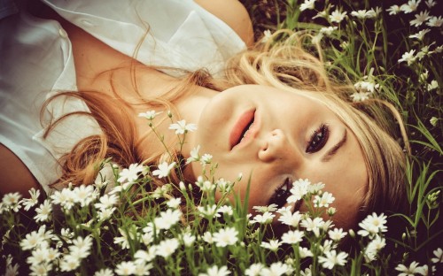 Image blond, beauty, spring, petal, girl