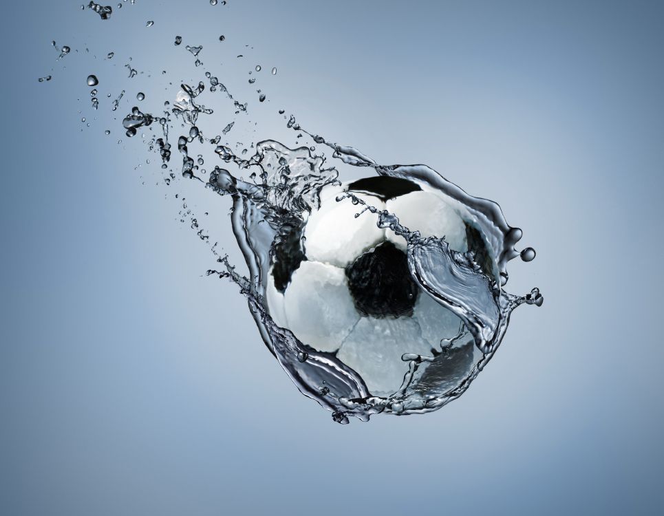 Weißer Und Schwarzer Fußball. Wallpaper in 3000x2330 Resolution