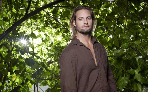 Image Josh Holloway, James Sawyer Ford, lost, facial hair, tree