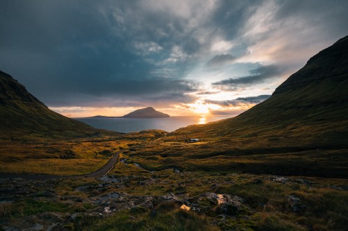 Image Faroe Islands, srvgsvatn, bsdalafossur waterfall, koltur, mykines