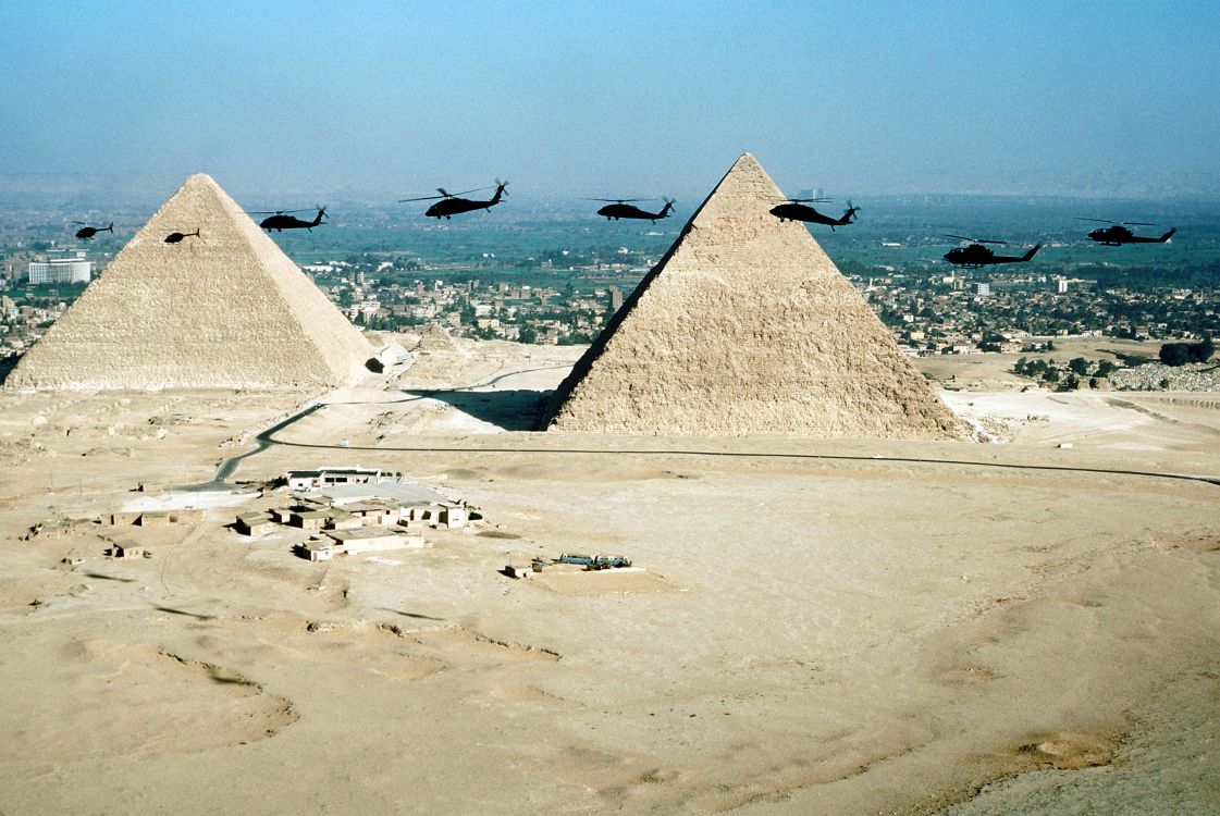 金字塔, 纪念碑, 沙, 大海, 度假 壁纸 2989x1999 允许