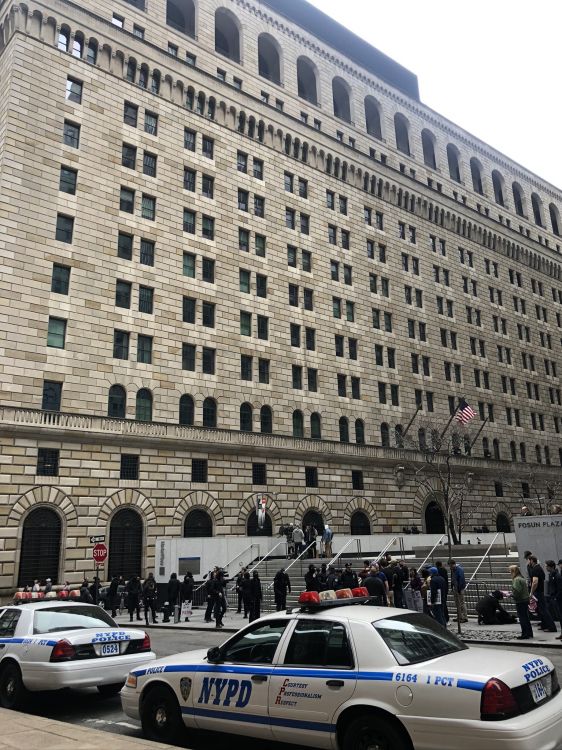 Police, la Ville de New York, Roue, Fenêtre, Roi. Wallpaper in 1536x2048 Resolution