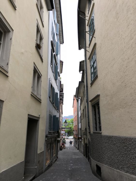 Ruelle, Route, Fenêtre, Ville, Quartier. Wallpaper in 1536x2048 Resolution