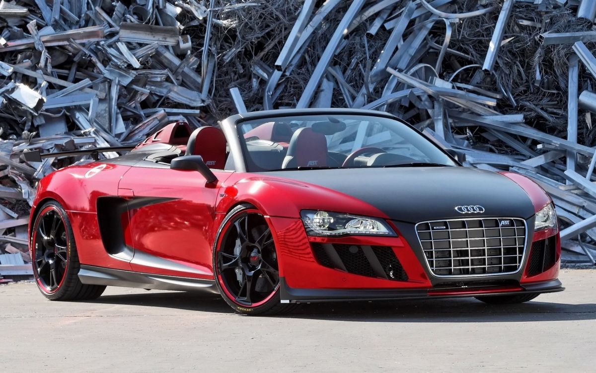 Roter Audi r 8 Auf Parkplatz Geparkt. Wallpaper in 1920x1200 Resolution