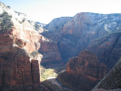 Image brown rocky mountain under white sky during daytime