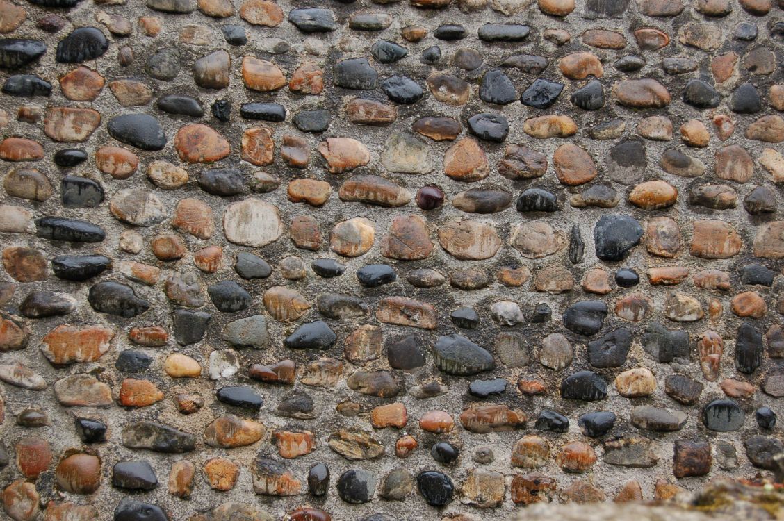 brown and gray stone fragments