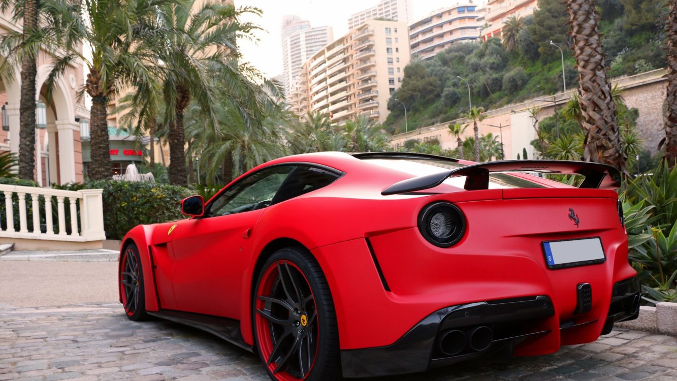 Ferrari Rouge 458 Italia Sur Route. Wallpaper in 2560x1440 Resolution