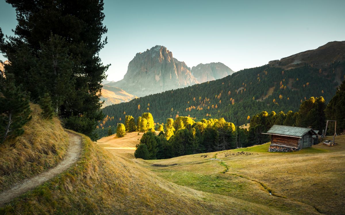 Bergstation Europa, Dolomiten, Hill, Bergstation, Natur. Wallpaper in 3840x2400 Resolution