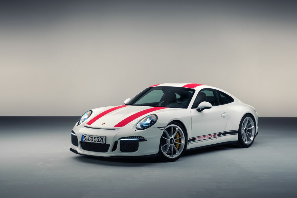 Weißer Und Roter Porsche 911. Wallpaper in 5979x3988 Resolution