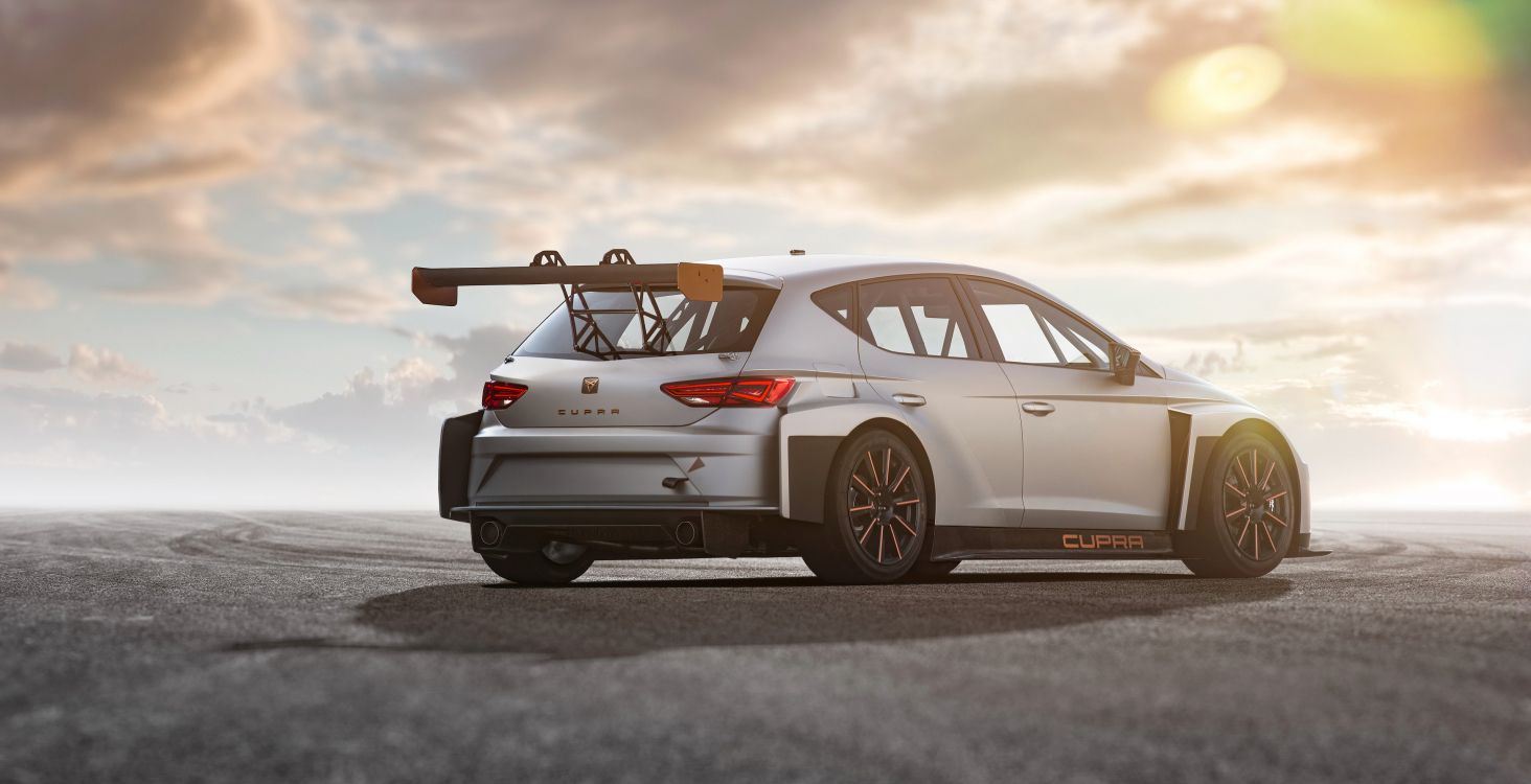 Bmw m 3 Blanco en la Carretera. Wallpaper in 3840x1966 Resolution