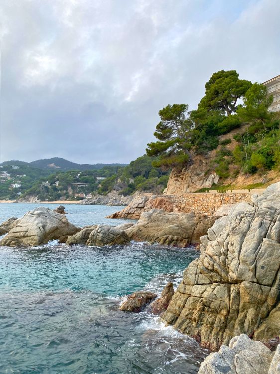 Côte, Corps de L'eau, Les Ressources en Eau, Rock, Soubassement. Wallpaper in 3024x4032 Resolution