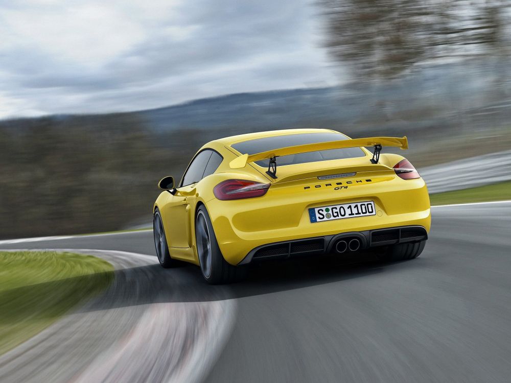 Porsche 911 Jaune Sur Route. Wallpaper in 1920x1440 Resolution