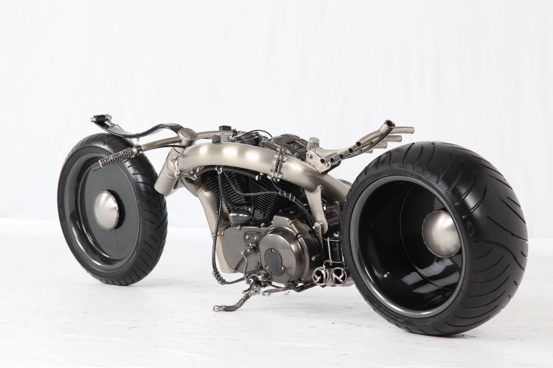 Motocicleta Cruiser Negra y Plateada. Wallpaper in 5616x3744 Resolution