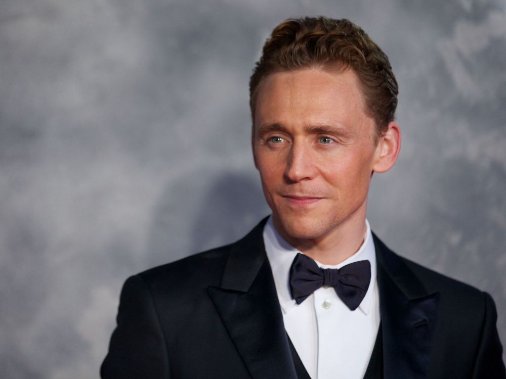 Tom Hiddleston, Loki, Actor, Ropa Formal, Entrecejo. Wallpaper in 2048x1536 Resolution