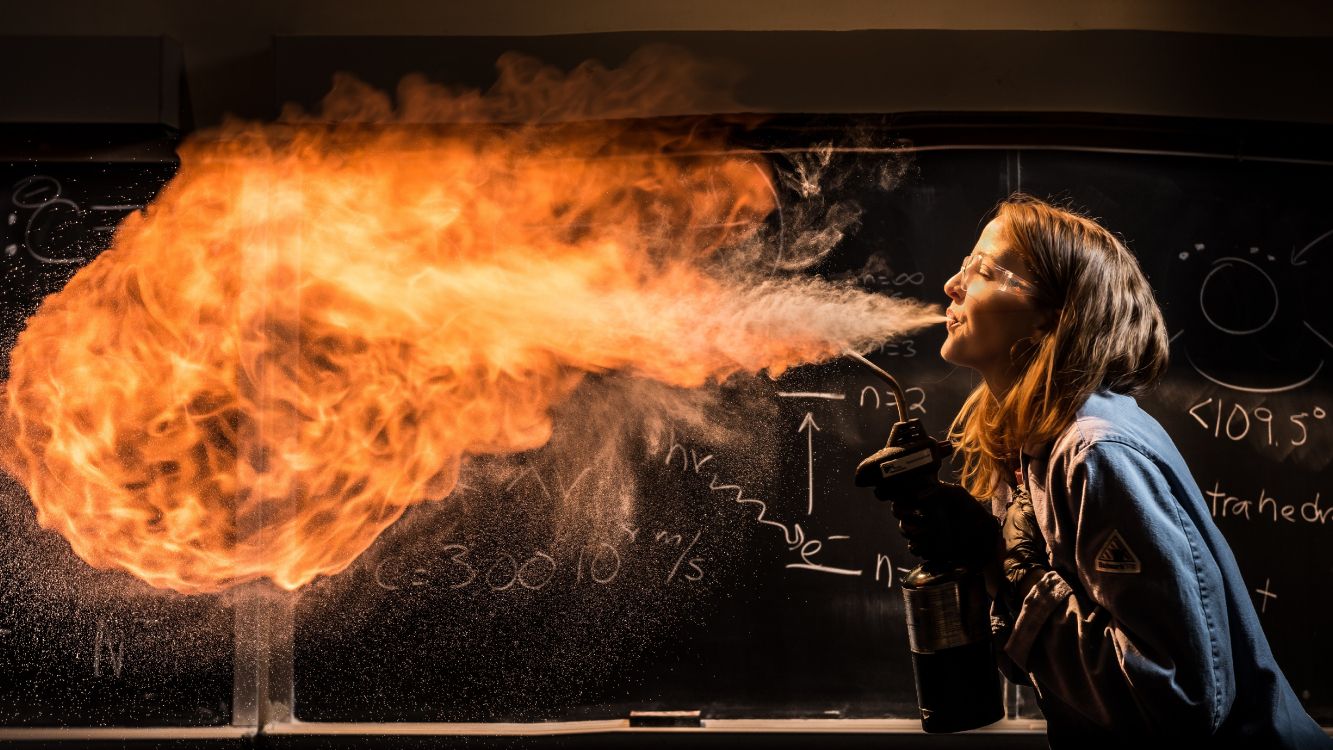 le Feu Sort de la Bouche, Kate Biberdorf, Feu, Flamme, Chaleur. Wallpaper in 5120x2880 Resolution