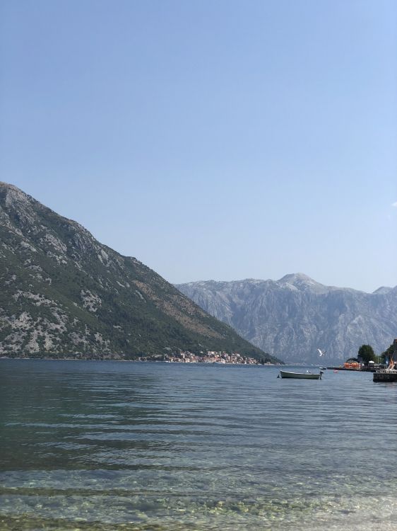 Las Formaciones Montañosas, Highland, Colina, Moto de Agua, Montaña. Wallpaper in 1536x2048 Resolution