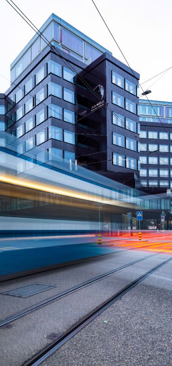 Musée du Football Mondial de la Fifa, Bâtiment, Fenêtre, Lumière de Rue, Tour de Bloc. Wallpaper in 1514x3200 Resolution
