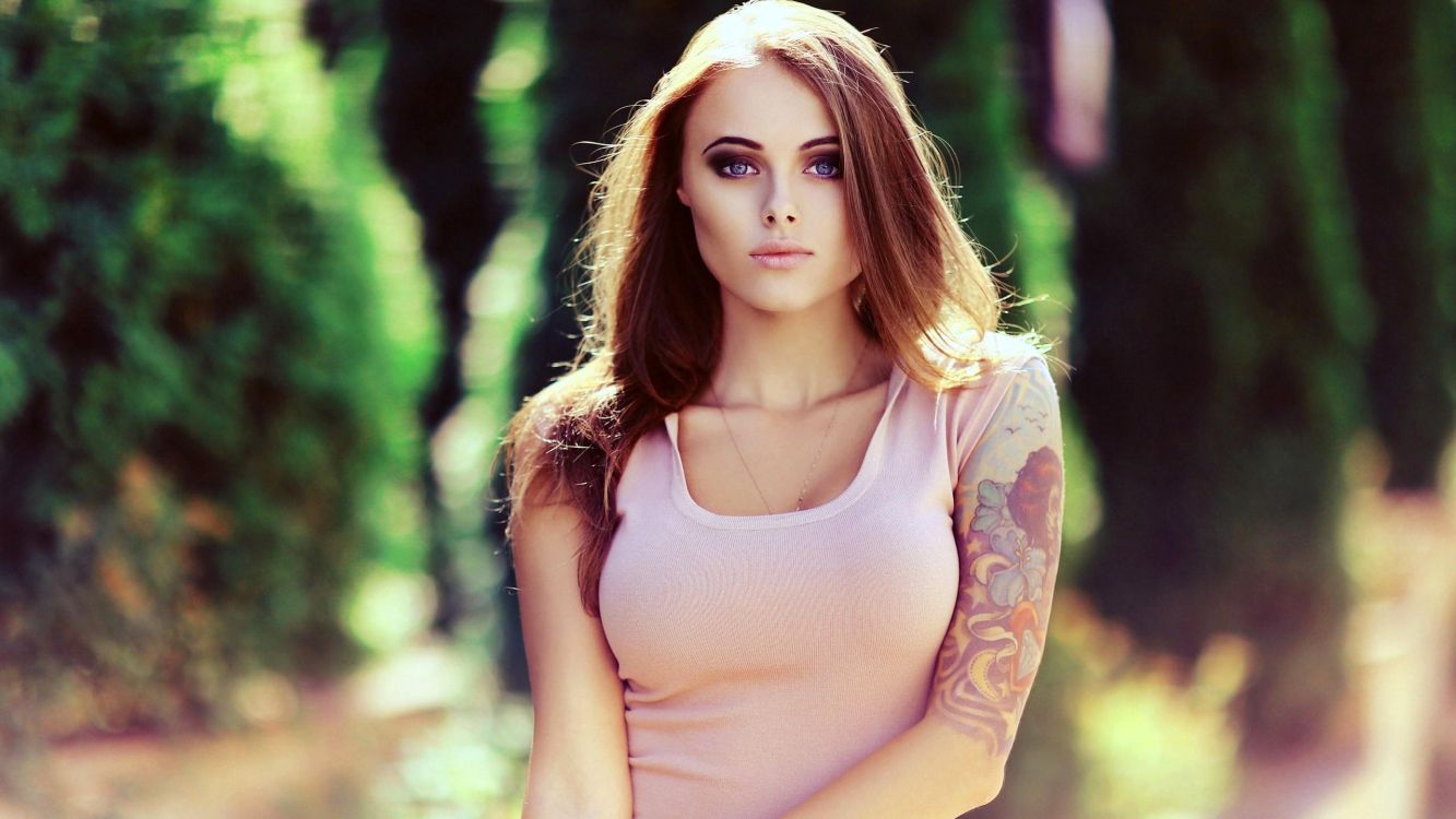 Blonde, Schönheit, Auge, Lange Haare, Mädchen. Wallpaper in 2560x1440 Resolution