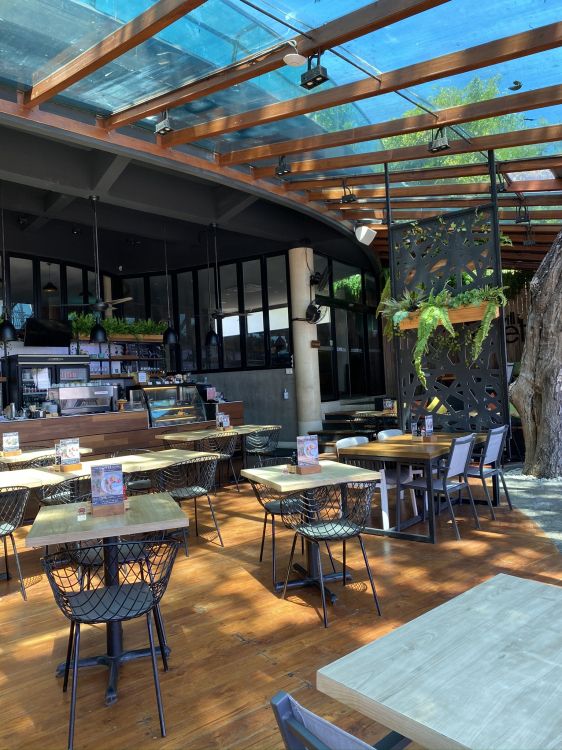 Restaurante, Mueble, Tabla, Viga, Muebles de Exterior. Wallpaper in 1536x2048 Resolution