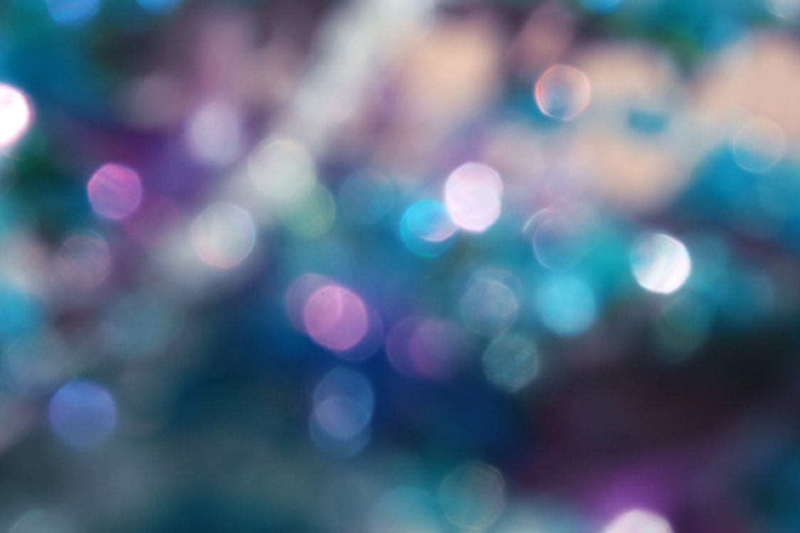 Grüne Und Weiße Bokeh-Lichter. Wallpaper in 2000x1333 Resolution