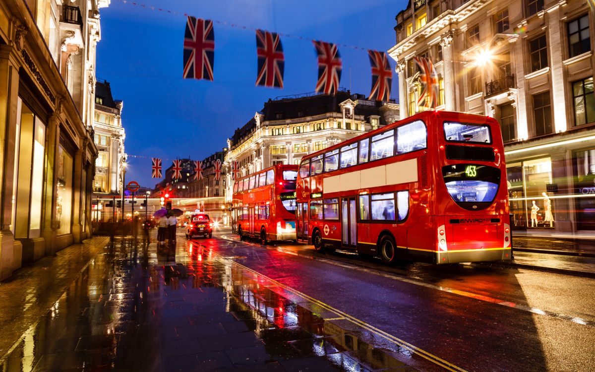 Red Double Decker Bus on Road During Night Time. Wallpaper in 2560x1600 Resolution