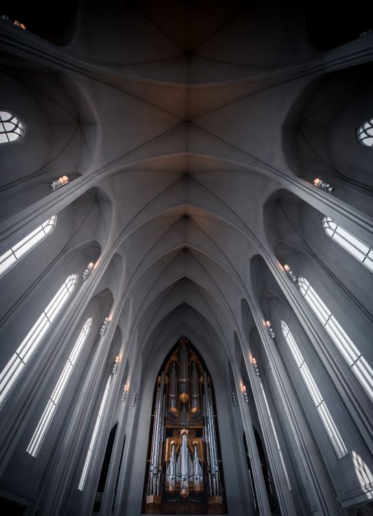 Église en Bois Blanc et Marron. Wallpaper in 3934x5432 Resolution