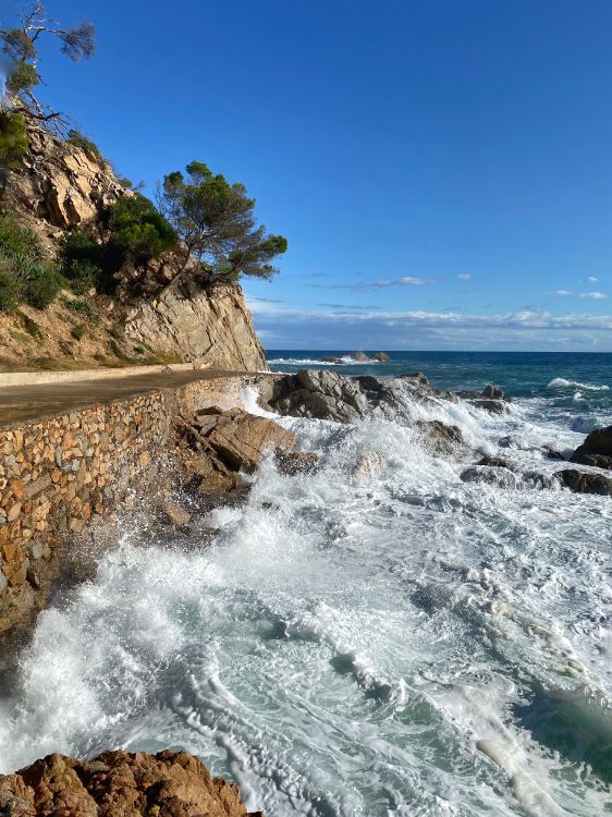 Côte, Corps de L'eau, Les Ressources en Eau, Fluide, Rock. Wallpaper in 3024x4032 Resolution