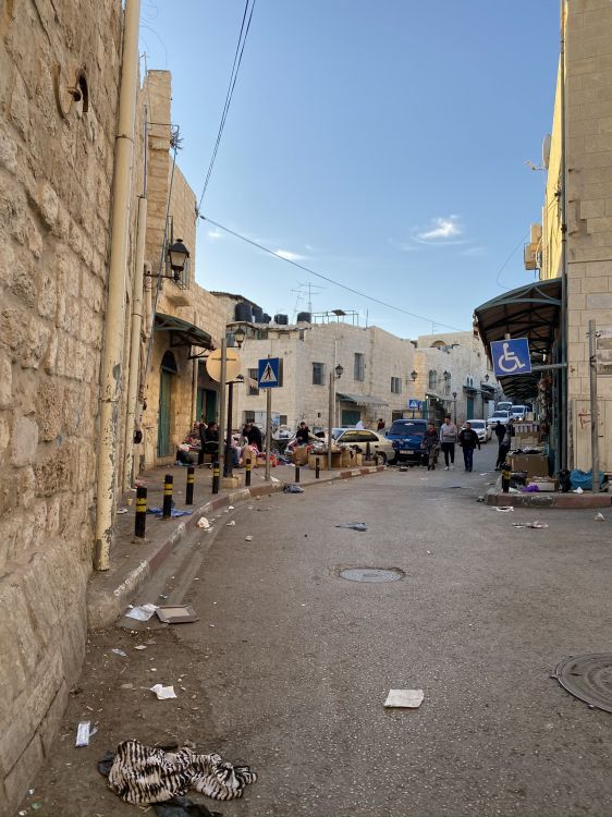 Tourisme, Quartier, Infrastructure, Ville, Rue. Wallpaper in 1536x2048 Resolution