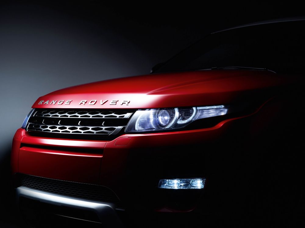 Voiture Mercedes Benz Rouge Sur Fond Noir. Wallpaper in 4961x3716 Resolution