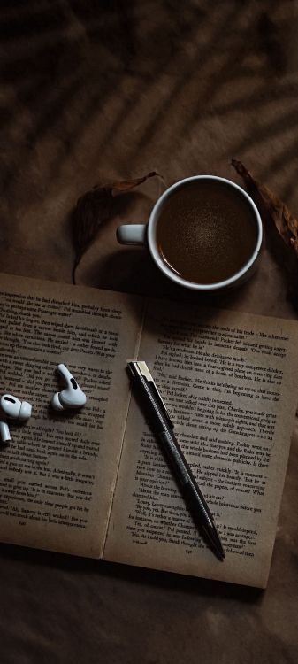 Buch, Brown, Tafelgeschirr, Drinkware, Kaffeetasse. Wallpaper in 1080x2400 Resolution