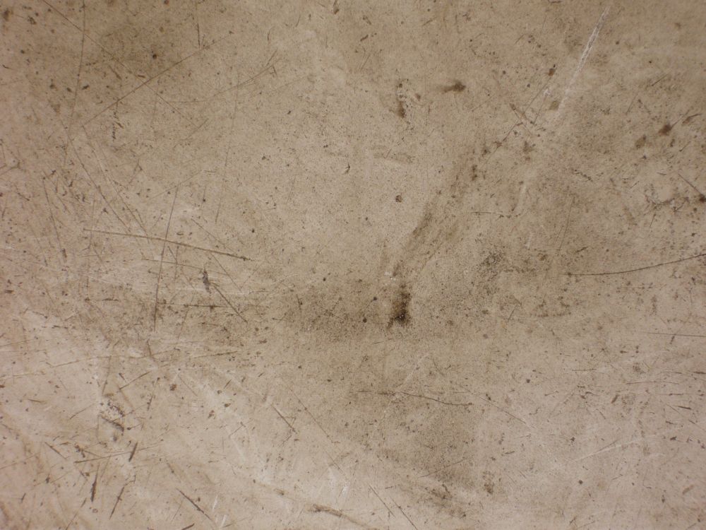 Persona Que Llevaba Zapatos Negros de Pie Sobre un Piso de Concreto Marrón. Wallpaper in 2560x1920 Resolution