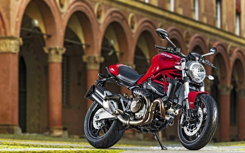 Image red and black cruiser motorcycle